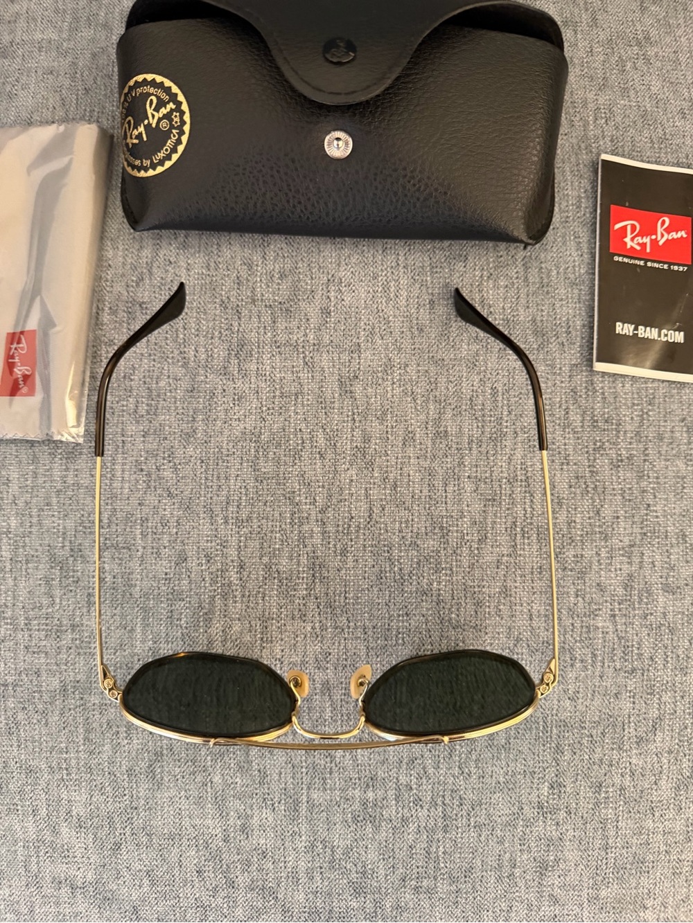 Ray-Ban Gold Frame Black Lens Sunglasses with Case - Picture 4 of 6